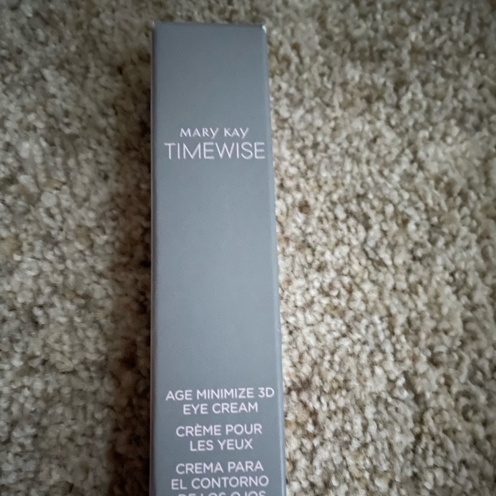 Mary Kay Age Minimizing Eye Cream